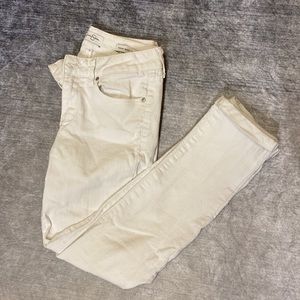 Jessica Simpson White Forever Skinny Crop